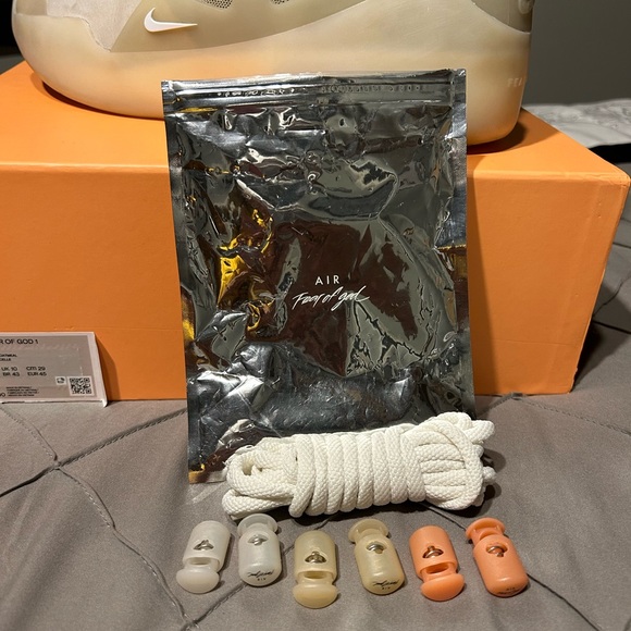 Size 11 - Nike Air Fear of God 1 Oatmeal 2019 - Picture 7 of 7